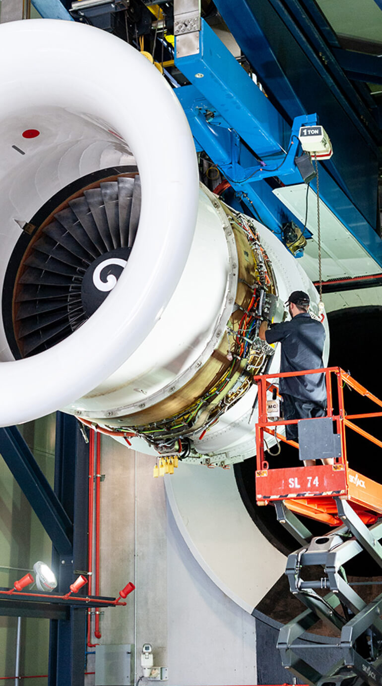 Kalitta Air engine in a test cell